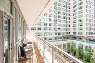 117 Eglinton Ave E in Toronto, ON - Building Photo - Building Photo