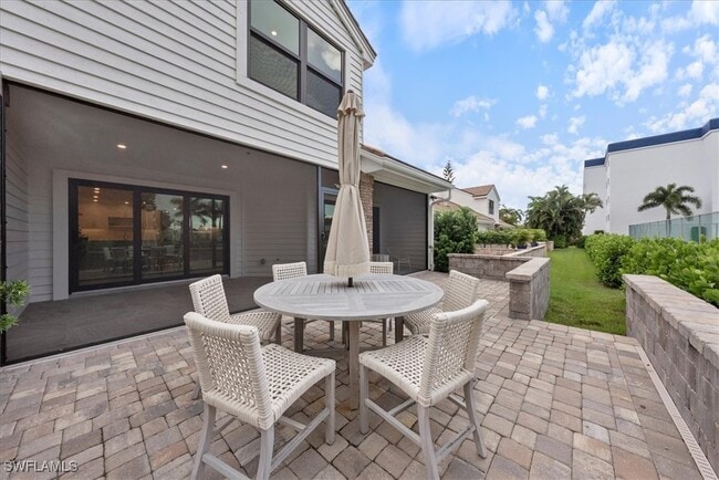 property at 569 Park Shore Dr