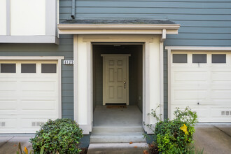 6125 Old Quarry Loop in Oakland, CA - Foto de edificio - Building Photo