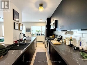 111 Craydon Rd in Whitby, ON - Building Photo - Building Photo