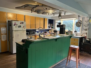 19 Cary Rd, Unit Molly Ringwald Room SW in Salem, NY - Building Photo - Building Photo