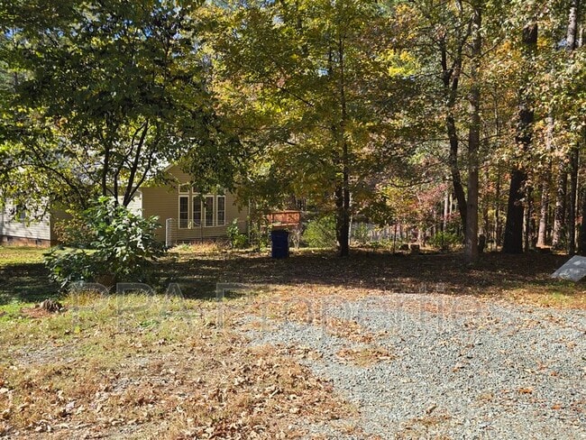 7217 Ramblewood Dr in Hillsborough, NC - Building Photo - Building Photo