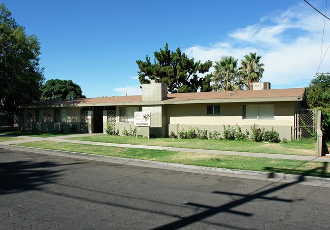 Las Gardenias Apartments in Fresno, CA - Foto de edificio - Building Photo