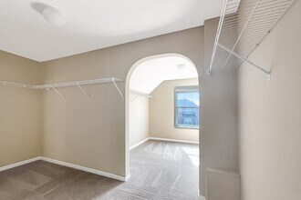 643 Bracknell Dr in Avon, IN - Building Photo - Building Photo