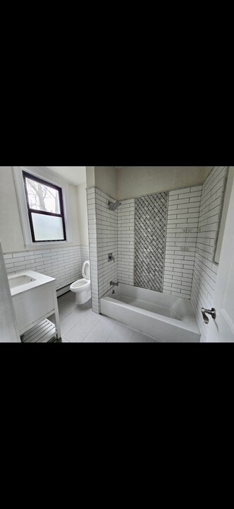 228 Saint Marks Pl, Unit 1L in Staten Island, NY - Building Photo