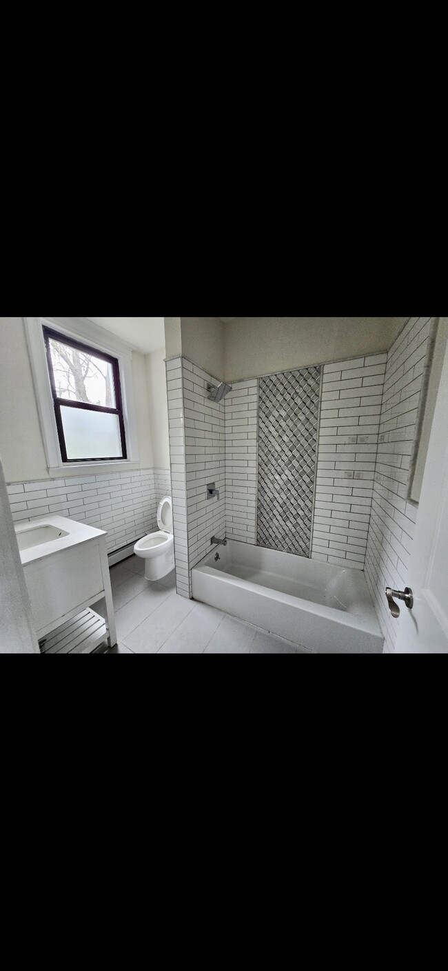 228 Saint Marks Pl, Unit 1L
