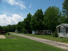 Beautiful Wooded Mobile Home Lake Community in Locust Grove, OK - Building Photo - Building Photo