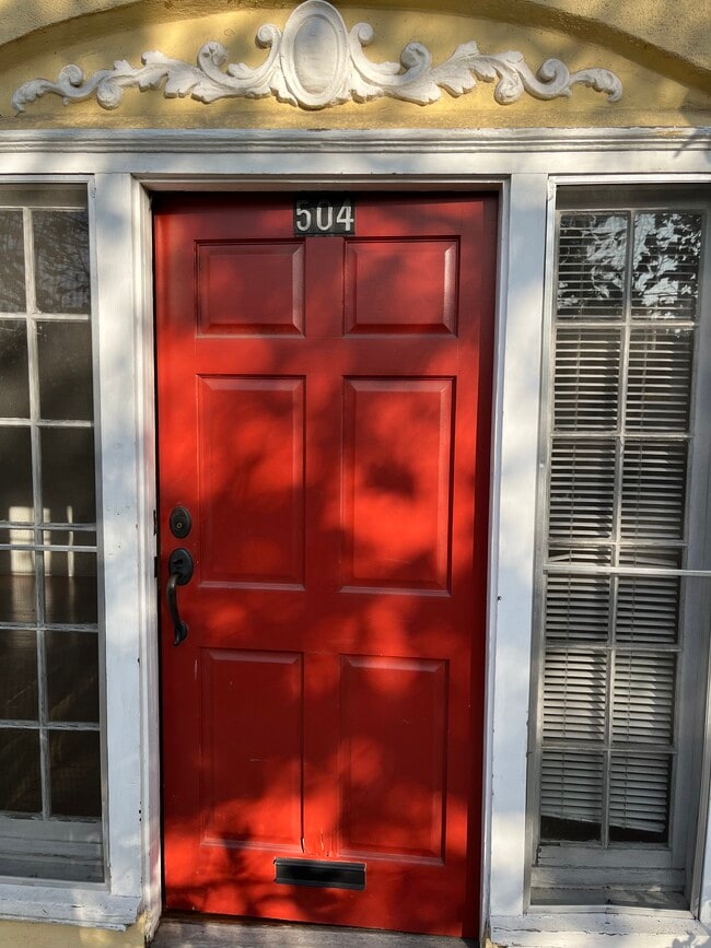 504 N Heliotrope Dr, Unit 504 N heliotrope
