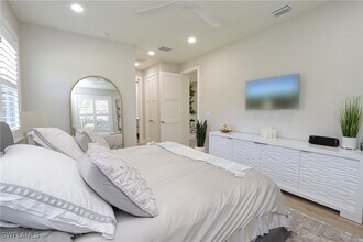 8780 Ventura Way in Naples, FL - Building Photo - Building Photo