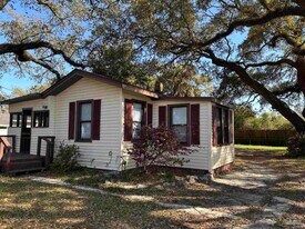 1717 W Government St in Pensacola, FL - Building Photo