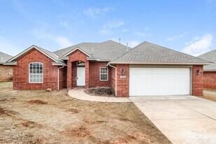2004 NE 32nd St in Moore, OK - Building Photo