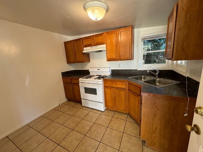 822-822 Elm Ave in Beaumont, CA - Building Photo - Building Photo