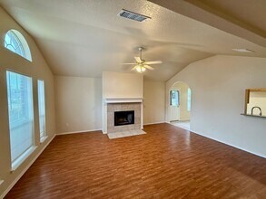 175 Lynn Dr in Kyle, TX - Building Photo - Building Photo