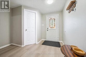 480 Flannery Dr in Fergus, ON - Building Photo - Building Photo