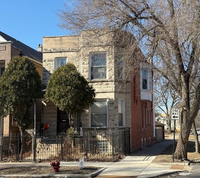 property at 856 N Lawndale Ave