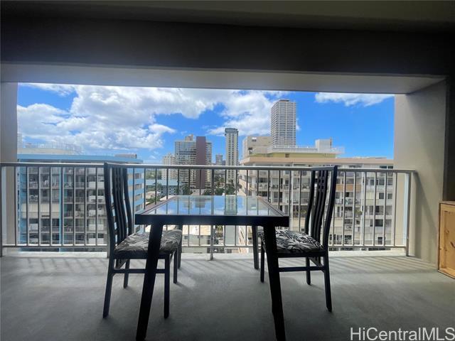 430 Keoniana St in Honolulu, HI - Building Photo
