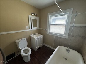 11805 Iowa Ave in Cleveland, OH - Building Photo - Building Photo