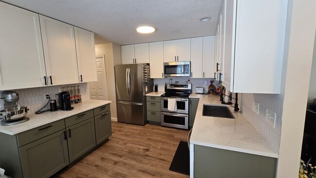 property at 2702 Louisiana Ave N