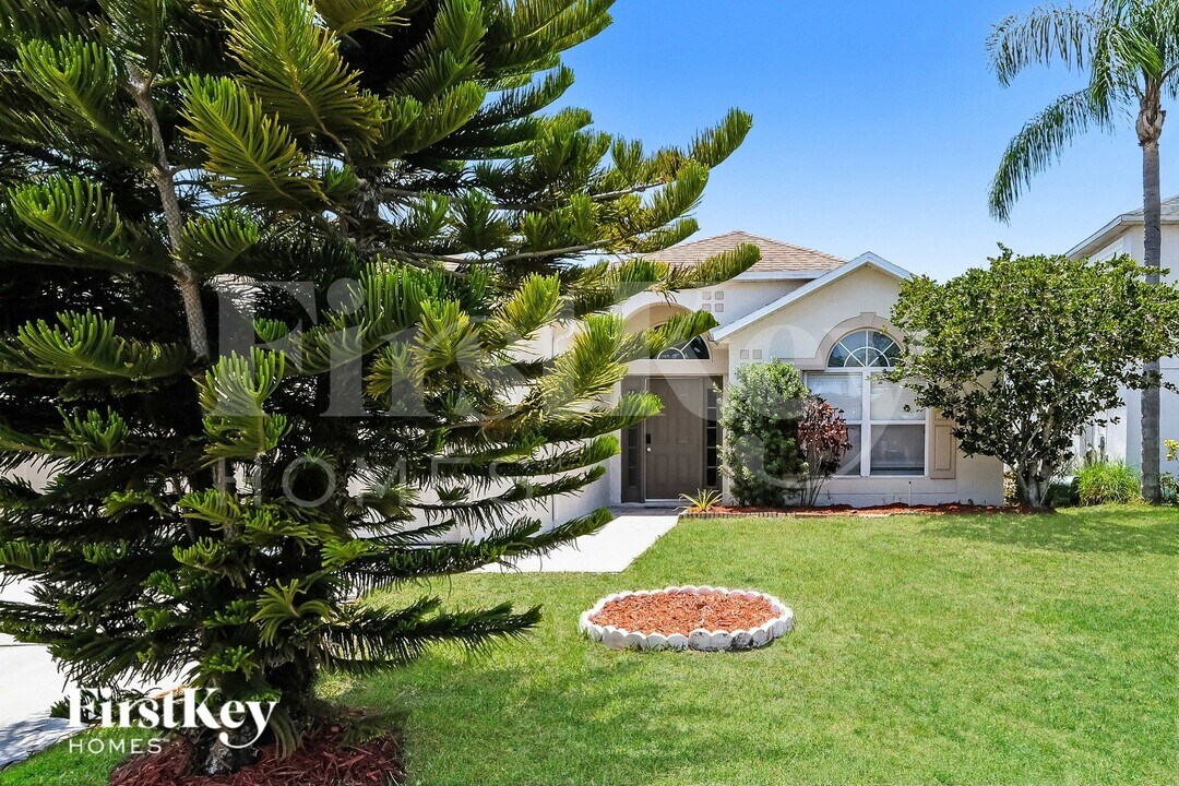 2952 Micah Ct in St. Cloud, FL - Foto de edificio