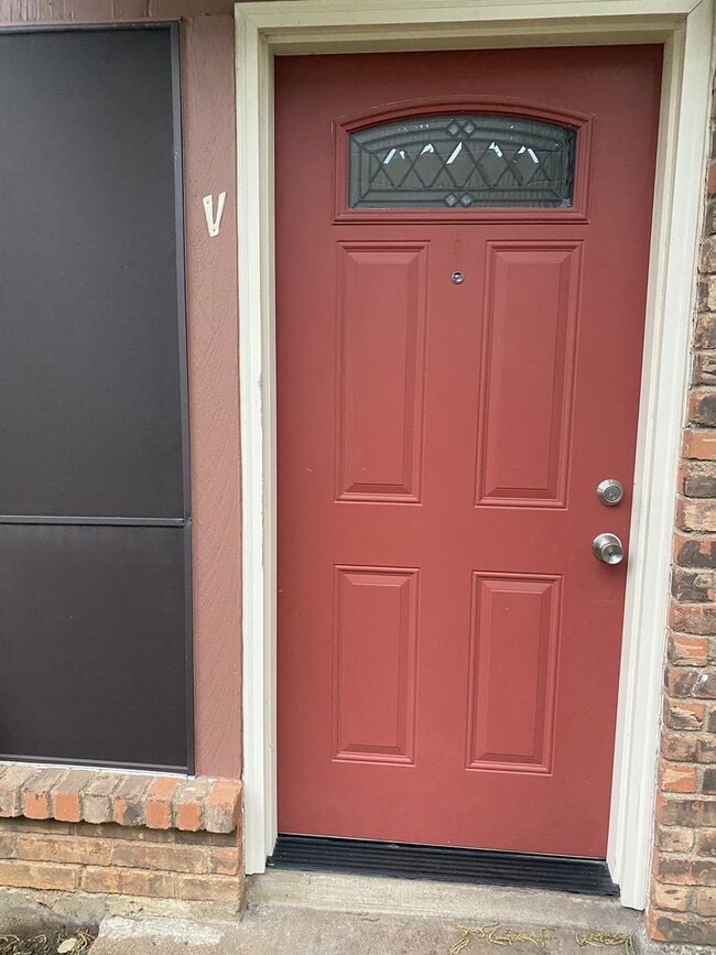 property at 2414 W Abram St