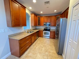 GE0RGIA Georgia Pines Dr in West Palm Beach, FL - Building Photo