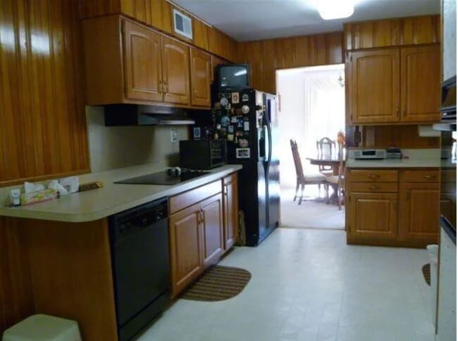 property at 5720 Old Pfeiffer Ln