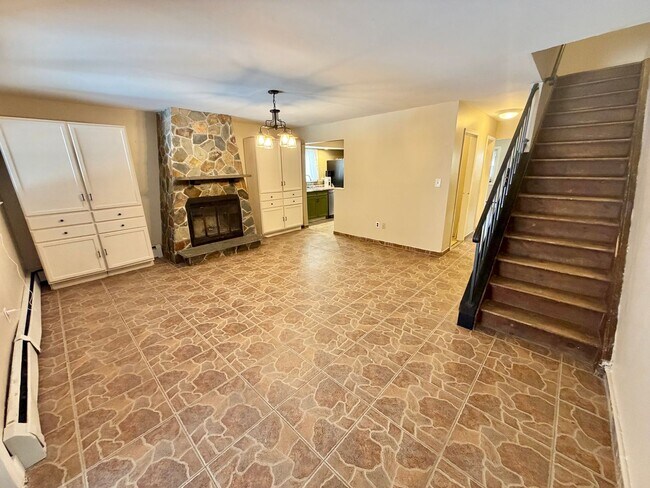 40 Sarah Ln in Middletown, NY - Building Photo - Building Photo