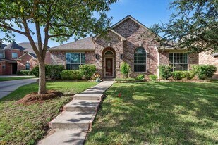 1122 Mossy Rock Dr in Keller, TX - Building Photo