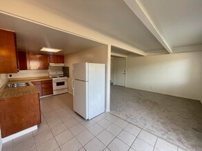 240 Holly St in Vallejo, CA - Building Photo - Building Photo