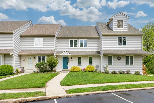 property at 403 Pinebrooke Cir