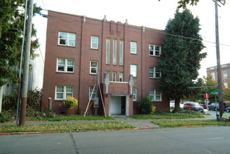 448 NE Ravenna Blvd in Seattle, WA - Building Photo - Building Photo