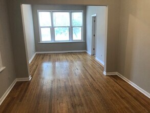 1107 N Western Ave, Unit 1 in Chicago, IL - Building Photo - Building Photo