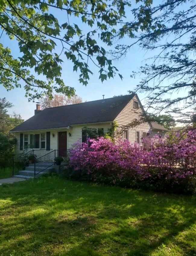 3 Orchard Ln, Unit Cold Spring NY rare find