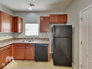 4627 Rosser Loop Dr in Bessemer, AL - Building Photo - Building Photo
