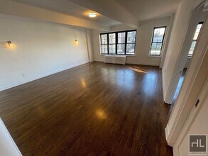 WEST 73 STREET in New York, NY - Building Photo - Building Photo