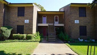 2505 Wedglea Dr in Dallas, TX - Building Photo