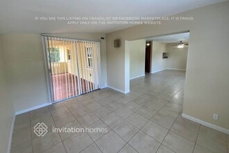 4926 Halifax Dr in Tampa, FL - Building Photo - Building Photo