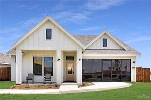 35 Cascada Bnd Rd in McAllen, TX - Building Photo