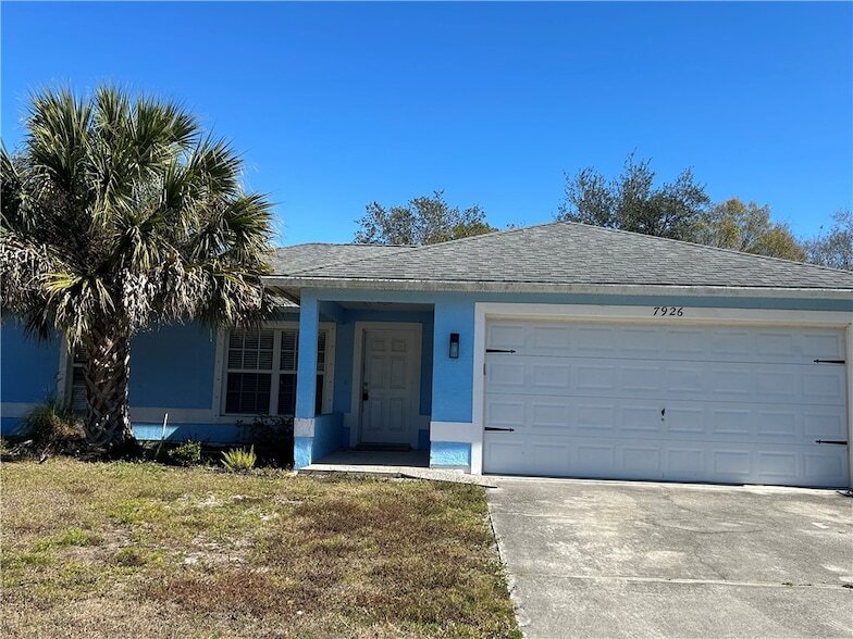 7926 105th Ct in Vero Beach, FL - Foto de edificio
