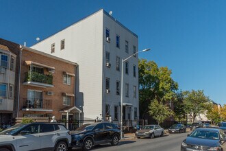 107 Bleecker St in Brooklyn, NY - Building Photo - Building Photo