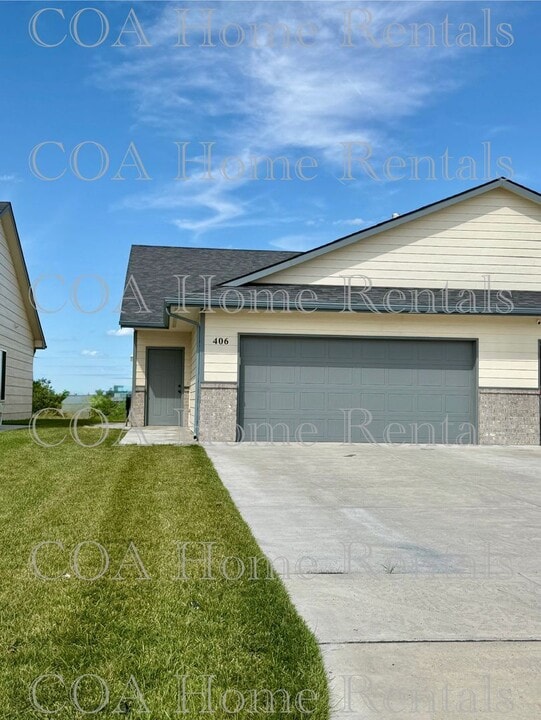 406 S Sweetwater Rd in Maize, KS - Building Photo