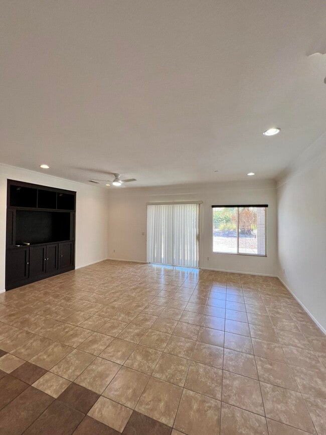 728 Mira Grande in Palm Springs, CA - Building Photo - Building Photo