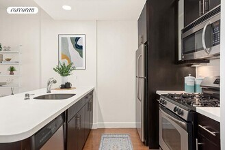 41-34 Crescent St in Queens, NY - Building Photo - Building Photo