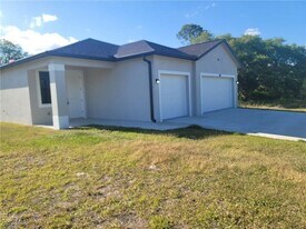 5008 Idaho Ln in La Belle, FL - Building Photo