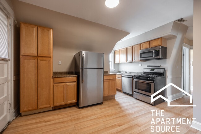 property at 3434 W Drummond Pl