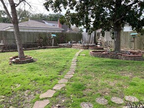 8903 Roos Rd in Houston, TX - Building Photo - Building Photo