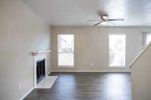7058 W Gulf Bank Rd in Houston, TX - Building Photo