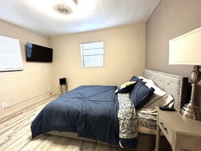 1502 Ridge Ave in Daytona Beach, FL - Building Photo - Building Photo