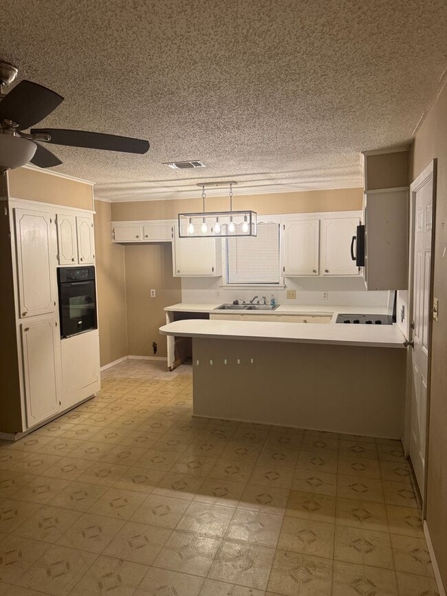 1029 W Bert Kouns Industrial Loop in Shreveport, LA - Building Photo - Building Photo