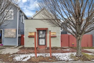 556 E Whittier St in Columbus, OH - Building Photo